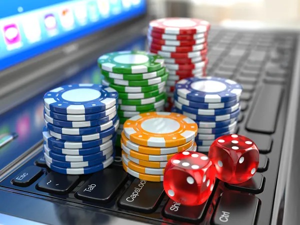 Bandar Poker live dealer interface on klikfifa showing card hands